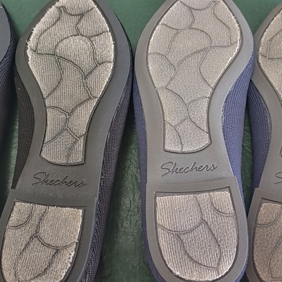 Lot of 2 Skechers flats. Navy and Black, size 6. - Picture 5 of 6